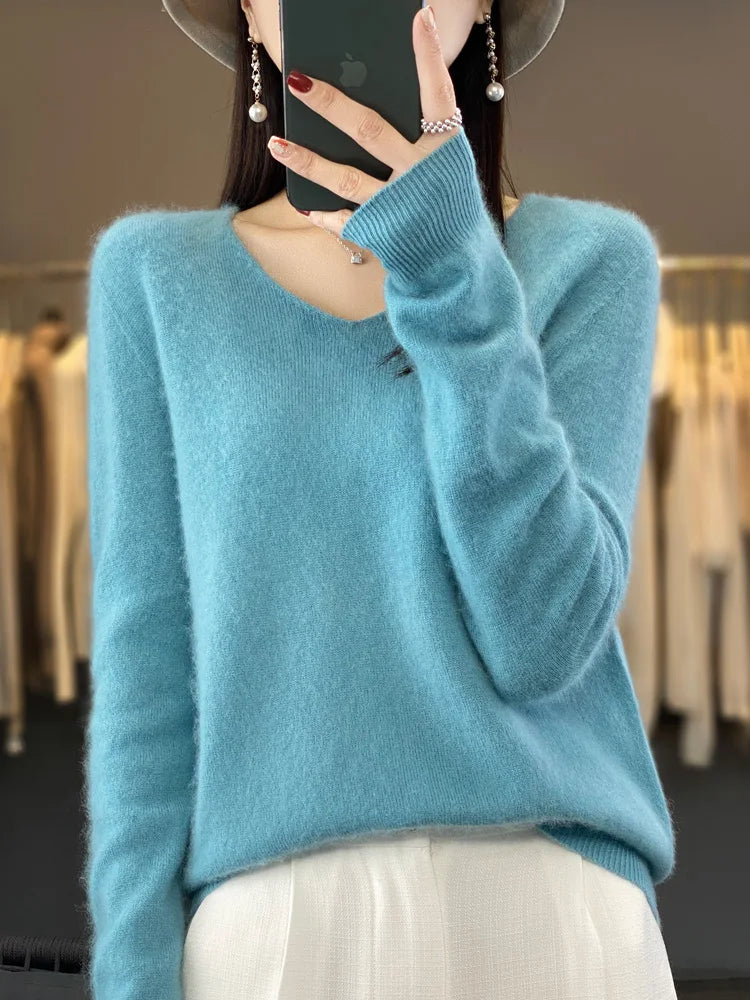 Pullover donna, minimal fashion, con scollo a lupetto, 100%  Lana Merinos, ideale per la Primavera e l'Autunno.
