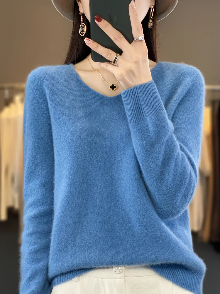 Pullover donna, minimal fashion, con scollo a lupetto, 100%  Lana Merinos, ideale per la Primavera e l'Autunno.
