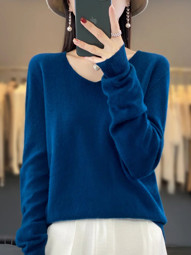 Pullover donna, minimal fashion, con scollo a lupetto, 100%  Lana Merinos, ideale per la Primavera e l'Autunno.