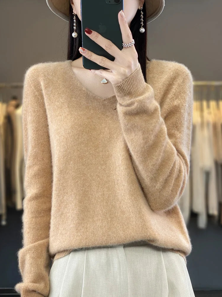 Pullover donna, minimal fashion, con scollo a lupetto, 100%  Lana Merinos, ideale per la Primavera e l'Autunno.