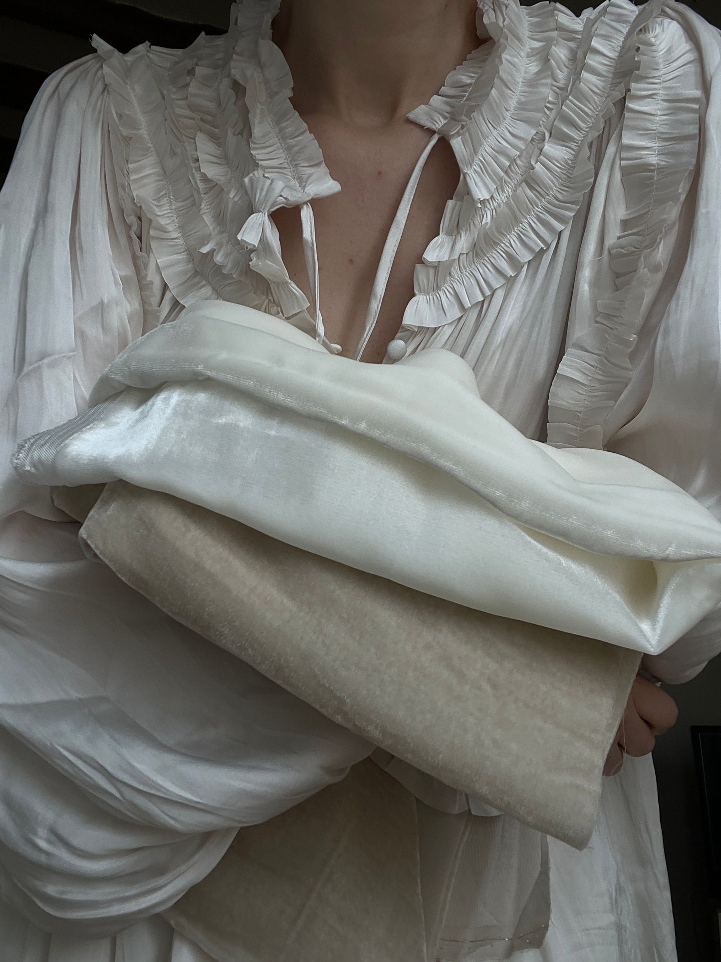100% Natural Mulberry Silk Pillowcase with Hidden Zipper Double Sided Pure Silk Pillow Case Touch Soft &Cool Suitable for Summer